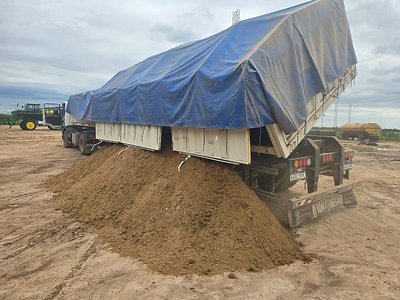 Transporte de arena y ripio a tu casa o estancia logo